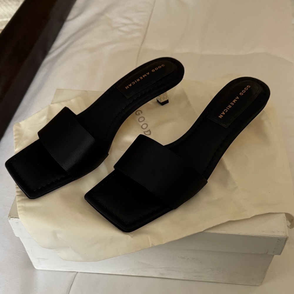Good American Black Slide Sandals